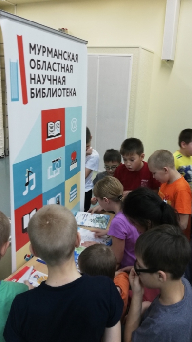 Передвижная выставка Областной научной библиотеки побывала  в Минькино