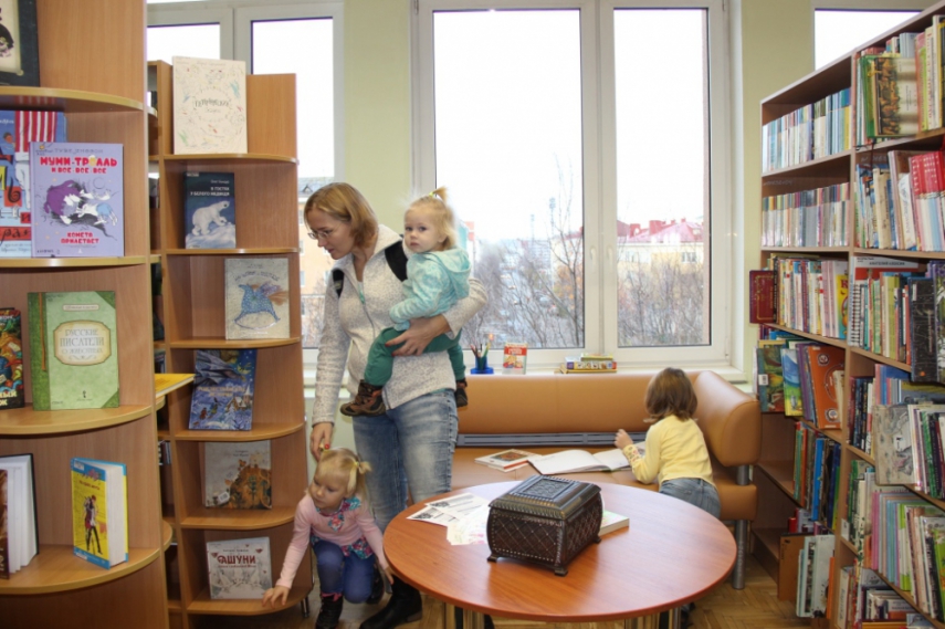 Пятьсот мурманчан  стали участниками Дня семейного чтения  в Мурманской областной научной библиотеке