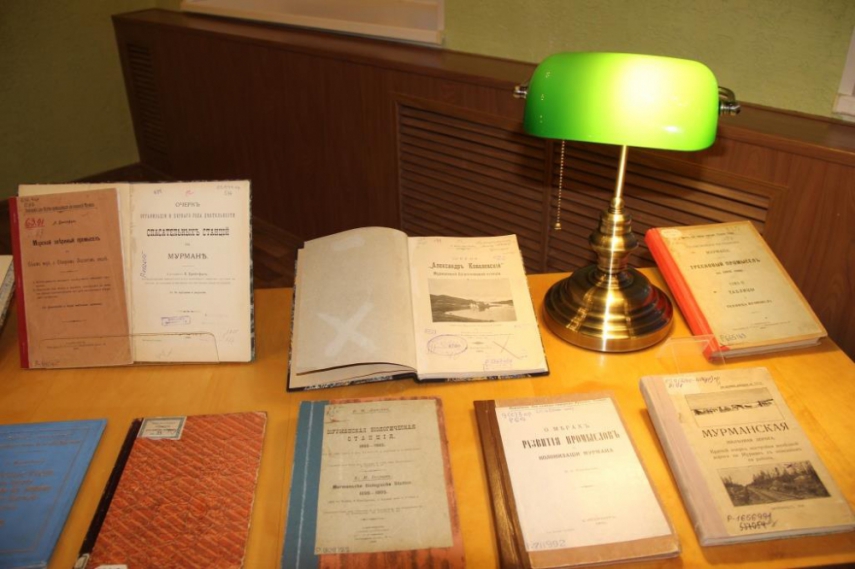 В библиотеке состоялось открытие выставки «Удивительный мир редкой книги»