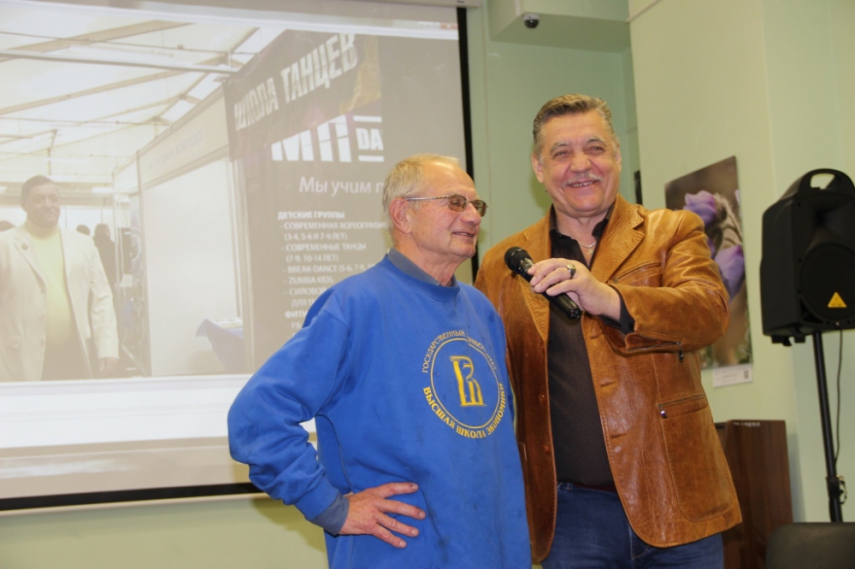 В научной библиотеке состоялась презентация книг Сергея Гронского